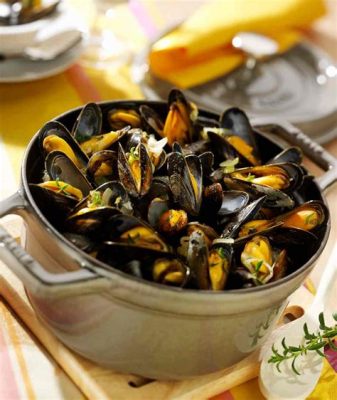  Moules Marinière: Een Zuivere Uitdrukking Van Zeeuwse Frisheid En Romige Comfort!