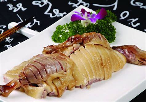  Changzhou Salted Duck:  Een Zoute Smaken Bom van Pekingse Eenden!